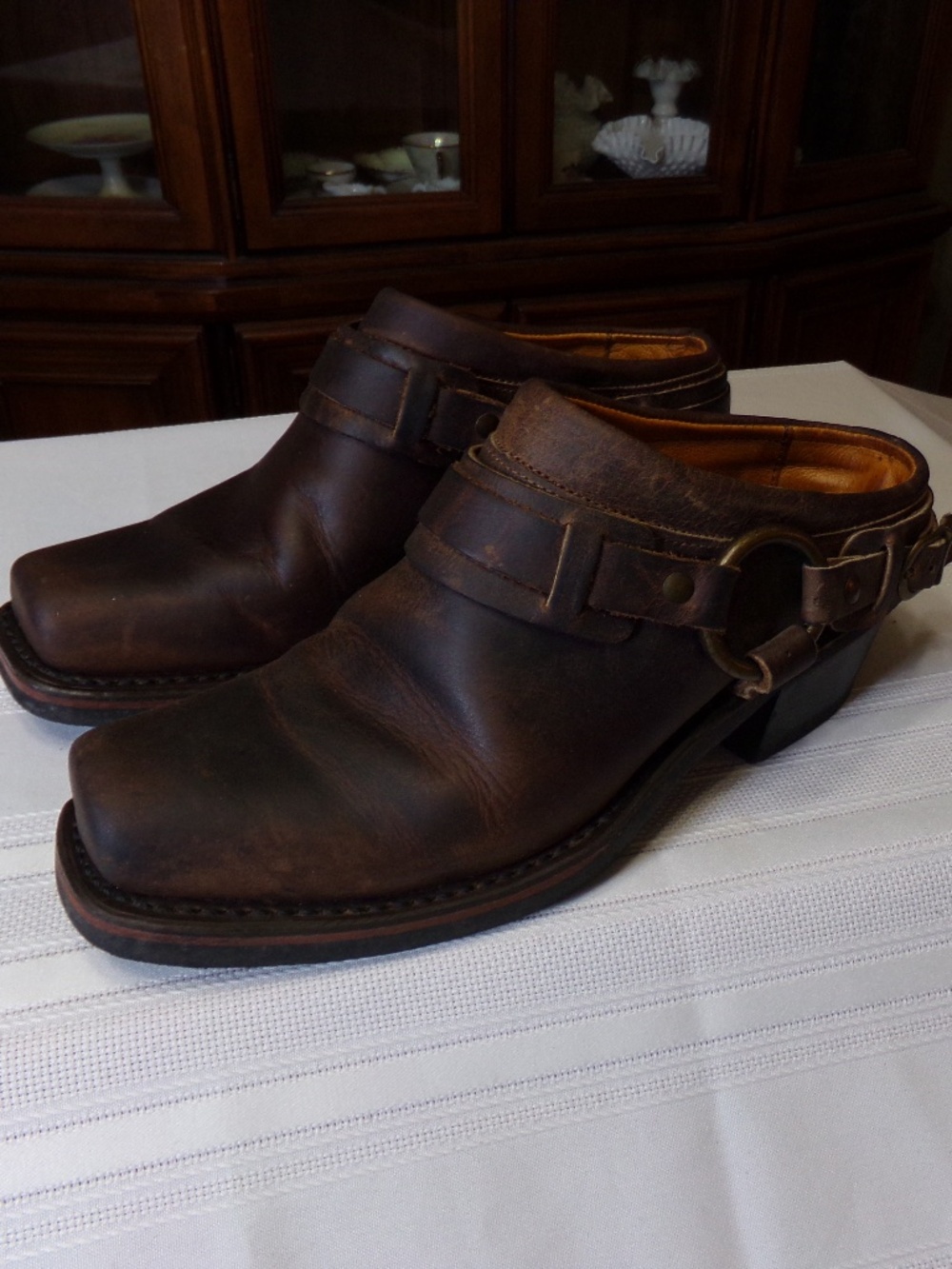 Hand Made In U.S.A Distressed Leather Brn Dingo Clogs,Hard Sole,Sadel Belted Sz7